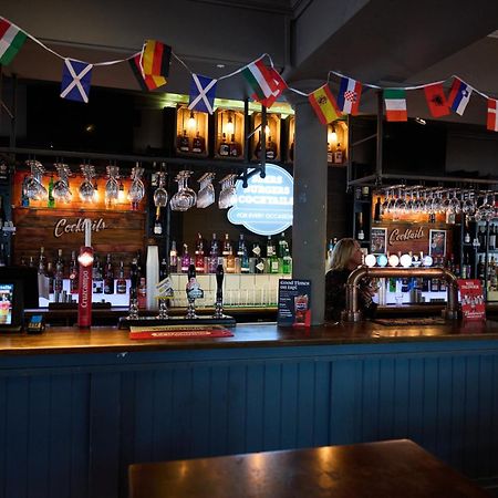 White Hart, Newmarket By Marston'S Inns Екстериор снимка