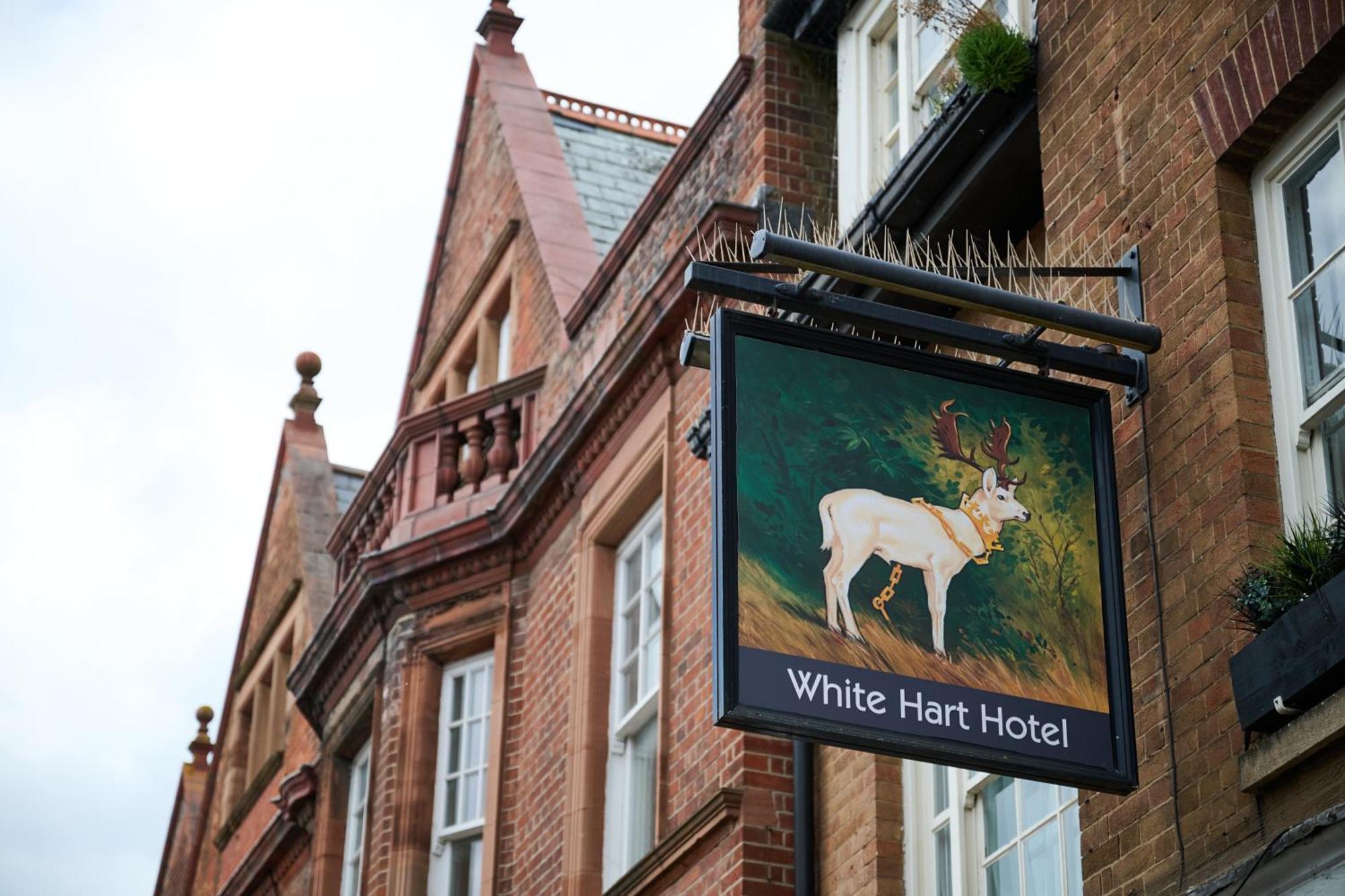 White Hart, Newmarket By Marston'S Inns Екстериор снимка